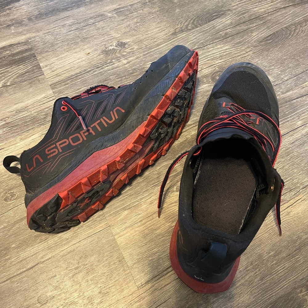 La Sportiva Jackal Black/Poppy